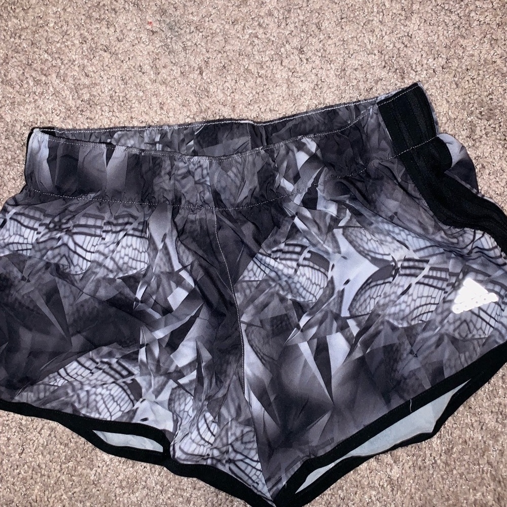 Adidas small Norts